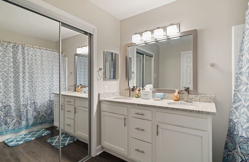 Huntsville Apartment | Center City Charm, the place to meet all of your needs