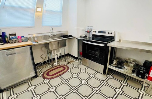 Historic Holiday Park North House | Long Stays Welcome With Unique Designs Extremely Walkable Location!