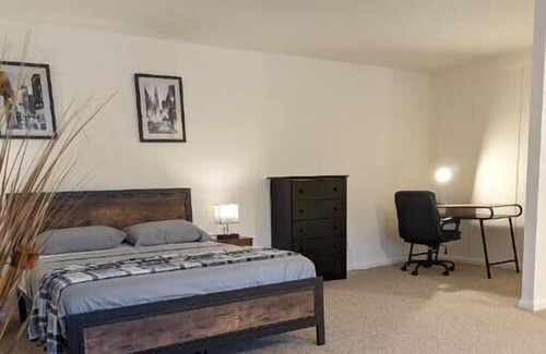 Fairfield Apartment | Studio apartment in a secure executive building near 2 major hospitals and beach