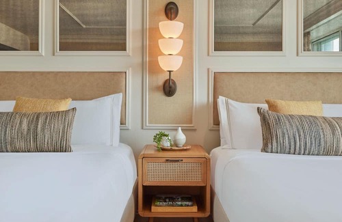 Downtown House | 4 Pool View 2 Queens at Viceroy Santa Monica, Pets Are Welcome!