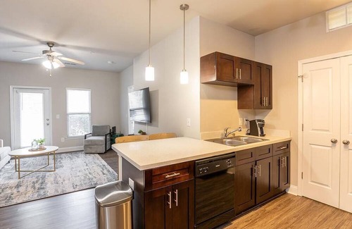 Johns Island Apartment | Landing at The Apartments at Shade Tree - 1 Bedroom in Downtown Charleston