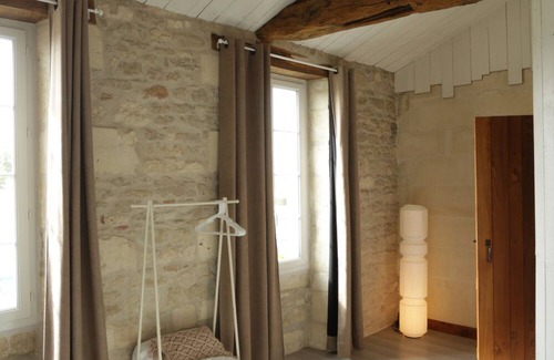 Yves House | 18th century post office transformed into a charming house