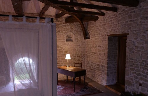 Yves House | 18th century post office transformed into a charming house