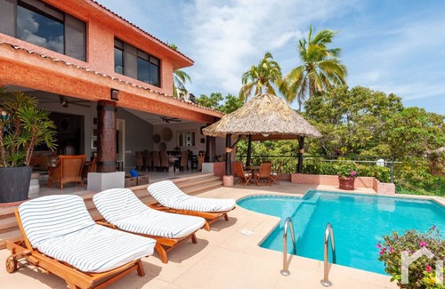 Playa Guitarron House | Spacious and Beautiful Beach House in Las Brisas