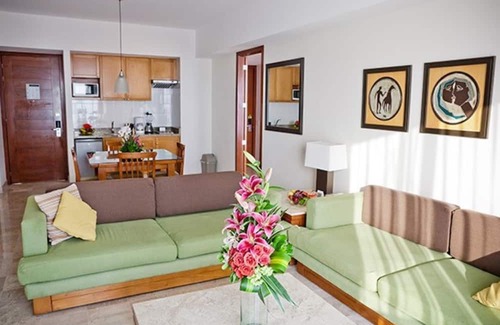 Costa Azul Resort | Spacious 1-Bedroom Suite With Kitchen and Balcony