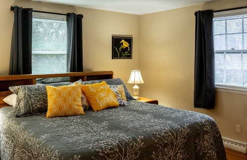 Shorewood House | Larkin Street Townhome and Gardens