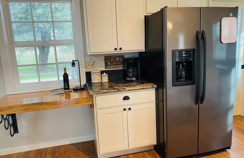 Amador County Other | Tranquil Farmhouse nestled in the hills minutes to beautiful wine country.
