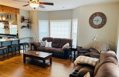 Amador County Other | Tranquil Farmhouse nestled in the hills minutes to beautiful wine country.