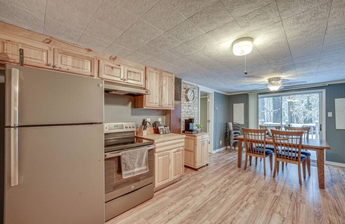 Baldwin Cabin | Charming Baldwin Cabin w/Fenced Yard + Fire Pit!