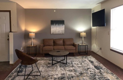 Bloomington Apartment | 2 Bedroom Apartment Next To Rivian