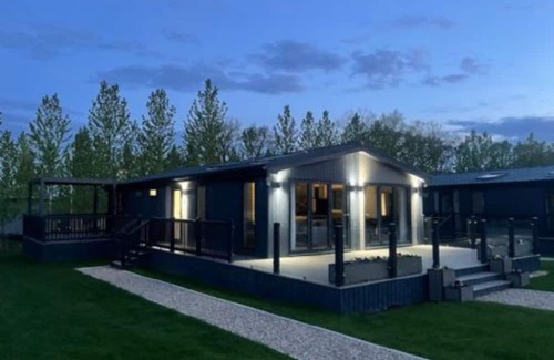 Wombleton Cottage | A keld spring lodge retreat that sleeps 4 guests in 2 bedrooms