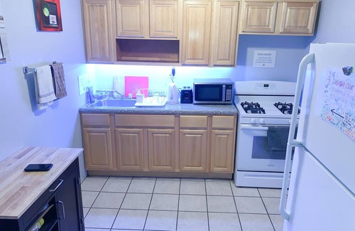 Ocean Hill House | Cozy and Comfortable Minuets from Subway.