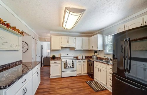 Dublin House | Family & Friends, 5BR 3BA Home Near Zoo , 10 min to OSU Downtown