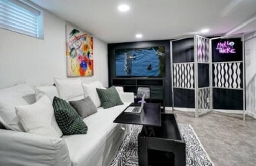 Loyal Heights Apartment | Escape Seattle's Rain - Ballard Contemporary Flat w/Hot Sauna & EV Charger