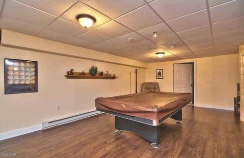 Lackawaxen Ski Chalet | Cozy Chalet in Masthope Mountain Community