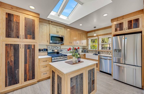 Altadena House | Universal Studio Rose Bowl and A Wonderful Home