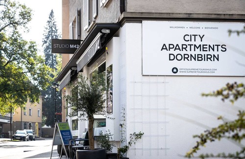 Dornbirn Apartment | "Rom 6 - Creative Living Sanctuary for City Explorers in the Heart of Dornbirn"
