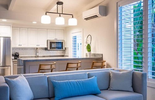 Islamorada House | Have Fun at this Beachfront Paradise with Outdoor Pools, Free Parking!