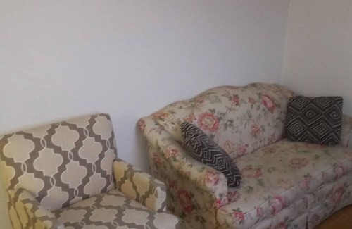 Calumet Apartment | vintage city apartment, quiet with nice view