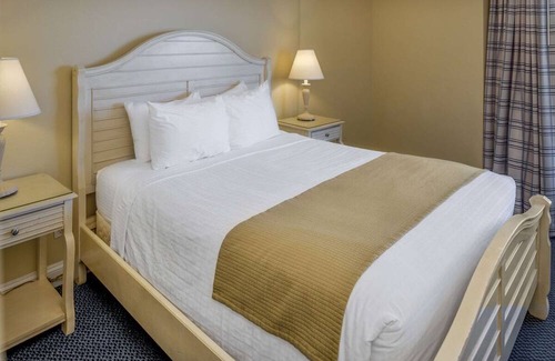 Bostroms Resort | Embrace The Laid-Back Beach Life. A seaside retreat with small-town charm