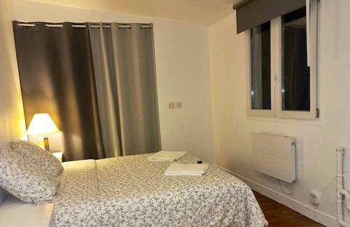 Houilles House | Homerez - Beautiful house for 6 ppl. with terrace at Houilles
