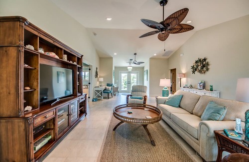 Beachview Country Club Estates Villa | Cape Coral 857 - Three Bedroom Villa, Sleeps 10