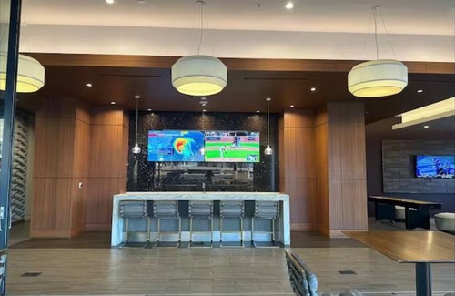 Woodbury Apartment | 2-Bed Elegance: Downtown LA’s Skyline Suite