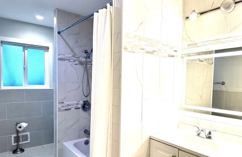Modesto House | Spacious Home in the City with pool and spa