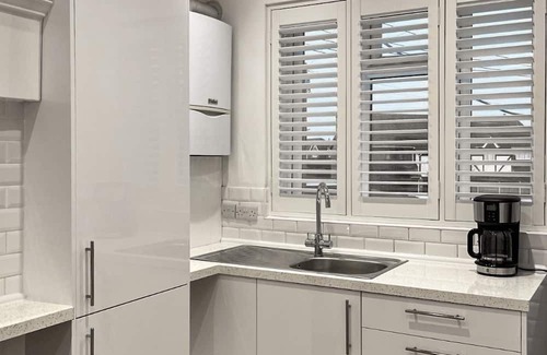 Barton-on-Sea Cottage | 2 bedroom accommodation in Barton on Sea, near New Milton