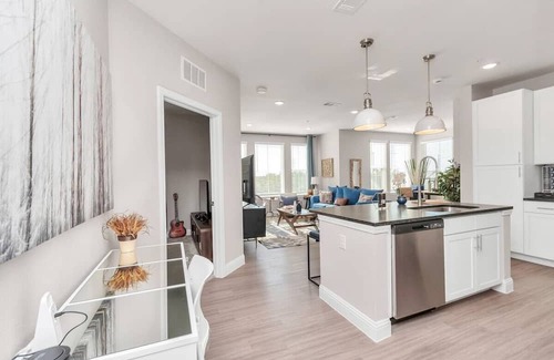 Clear Lake Shores Apartment | The Coastal Breeze near Kemah Boardwalk and NASA