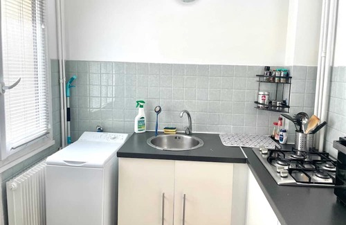 Suresnes Apartment | Homerez - Beautiful studio for 2 ppl. at Suresnes