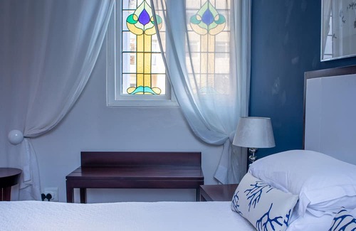 Fresnaye House | Remodeled Manor House has large 2 bedroom apartment 2 Bathrooms. Super location
