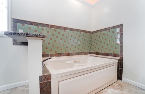 Charlotte House | {The Escape} Amazing Heated Pool Luxury-heated March 1-November 1.