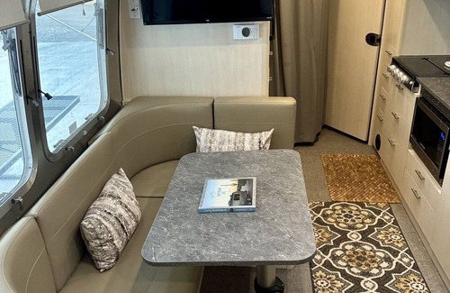 Bay Ho House | Experience Airstream Luxury in sunny San Diego! Embark on a one of kind vacation