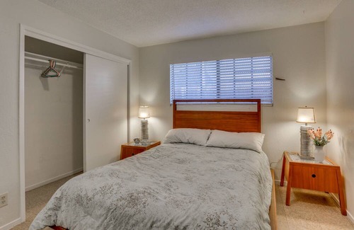 Downtown Apartment | Centrally Located Apt ~ Half-Mi to UCSF Fresno!