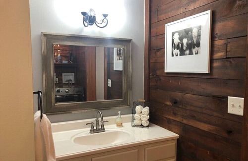 Dry Ridge House | FLAT RATE! Historic Beauty only 5 miles from Ark