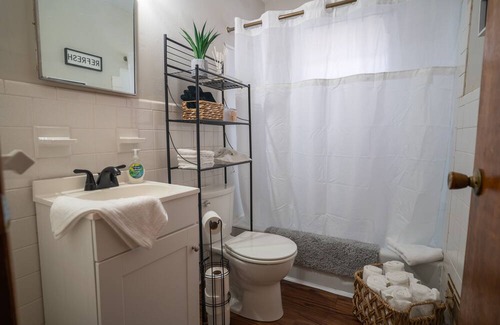 Owensboro Apartment | Carter Road Gem!