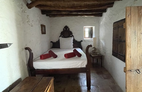 Santa Ines Villa | Renovated magical authentic villa in peaceful nature, walking path to the sea