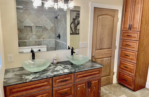 Charlottesville House | Charlottesville home - hot tub, fire pit & pond