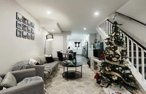 South Philadelphia House | Modern Chi Retreat
