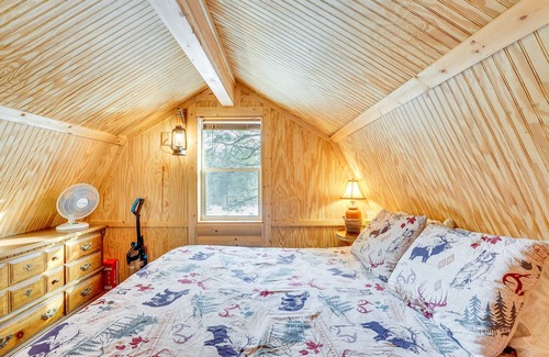 Cascade Cabin | Bunkhouse-Cabin in the Woods of Cascade, ID
