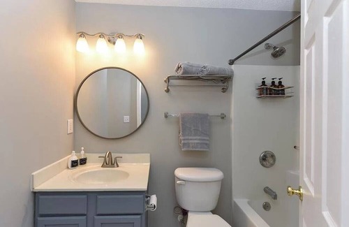 Apex House | Spacious 3BR Duplex in Apex