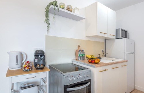 Clermont Apartment | L'écrin des Bois - Parking Public Gratuit, Wifi Haut Débit, Netflix