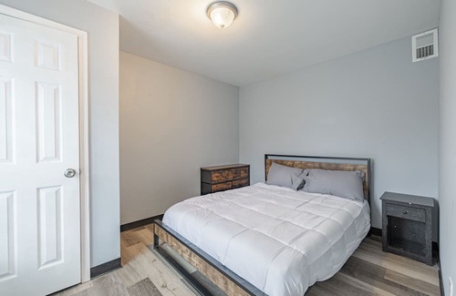 Anacostia Condo | Modern Lux 2 Bedroom Near Sites and Transportation with Easy Parking!