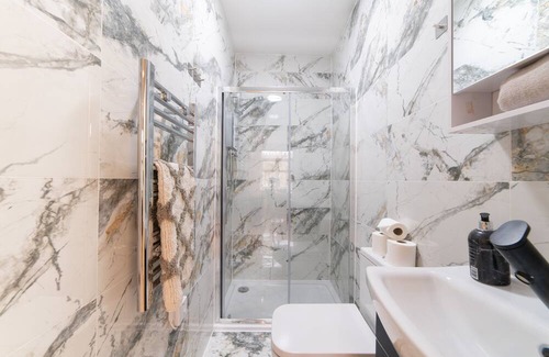 Hope Street Apartment | City Center stylish Studio, sleeps 4 people