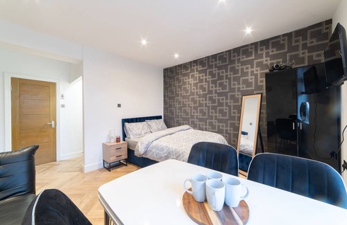 Hope Street Apartment | City Center stylish Studio, sleeps 4 people