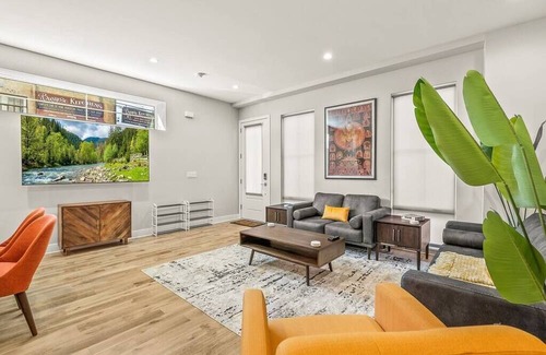 Dickinson Narrows House | Mini Mansion, Rooftop, Arcade, Movie Theater in SP