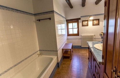 Santa Oliva Villa | Timeless Elegance near Barcelona, 14 min to beach
