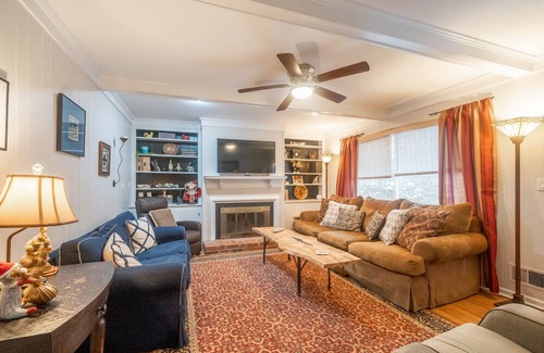 Buechel House | Comfortable Family Home in East Louisville