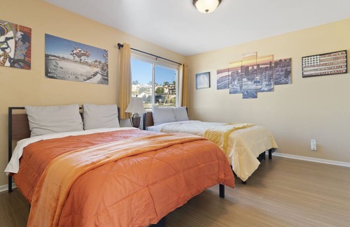 La Presa House | The Sky House, at 800' ASL over San Diego, boasts a 360° panoramic view